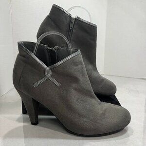 Predictions Gray Suede Ankle Booties Block Heel Side Zip 8.5W